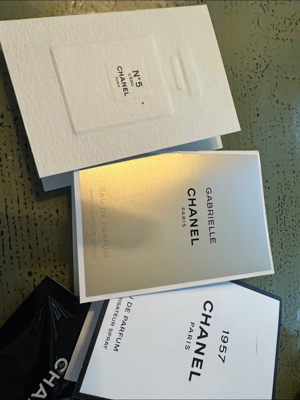 CHANEL Sample Set with Black Gloss Pouch and Chanel samples of spray snd mascara